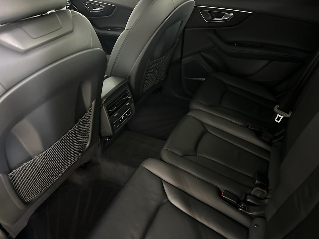Thumbnail: 2023 Audi Q7 - 9