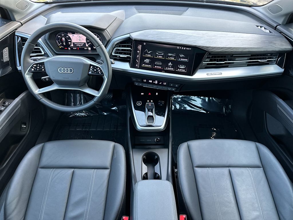 Thumbnail: 2025 Audi Q4 e-tron - 2