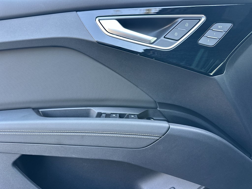 Thumbnail: 2025 Audi Q4 e-tron - 20