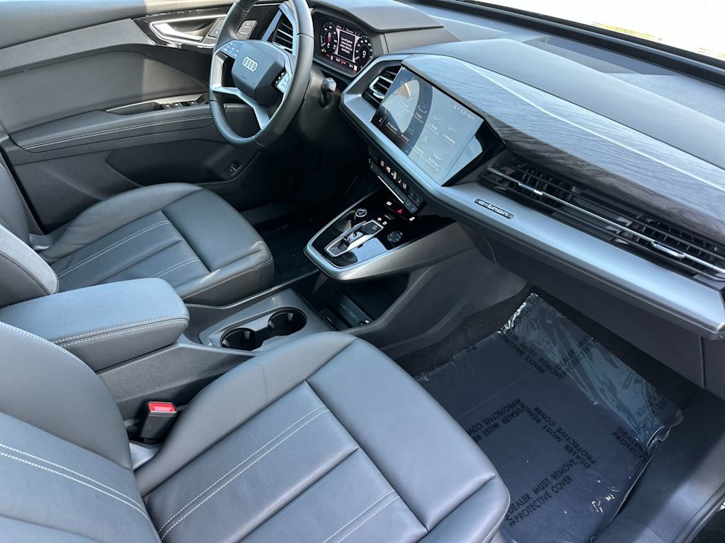 Thumbnail: 2025 Audi Q4 e-tron - 11