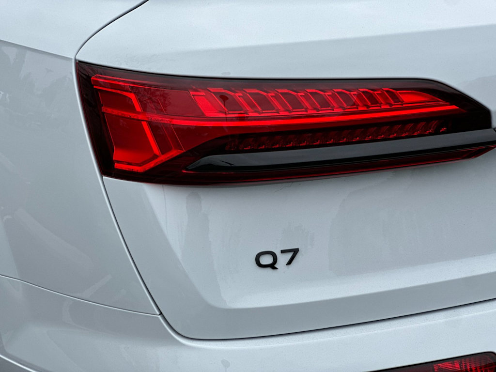 Thumbnail: 2026 Audi Q7 - 30