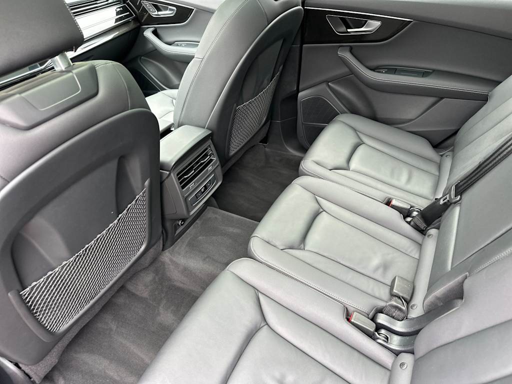 Thumbnail: 2025 Audi Q7 - 9