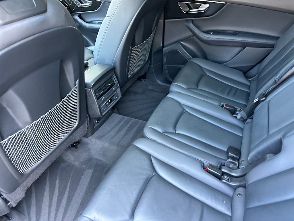 Thumbnail: 2023 Audi Q7 - 9