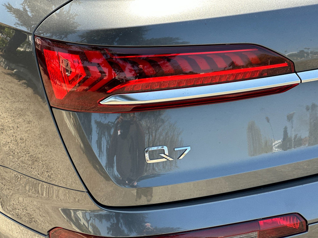 Thumbnail: 2023 Audi Q7 - 28