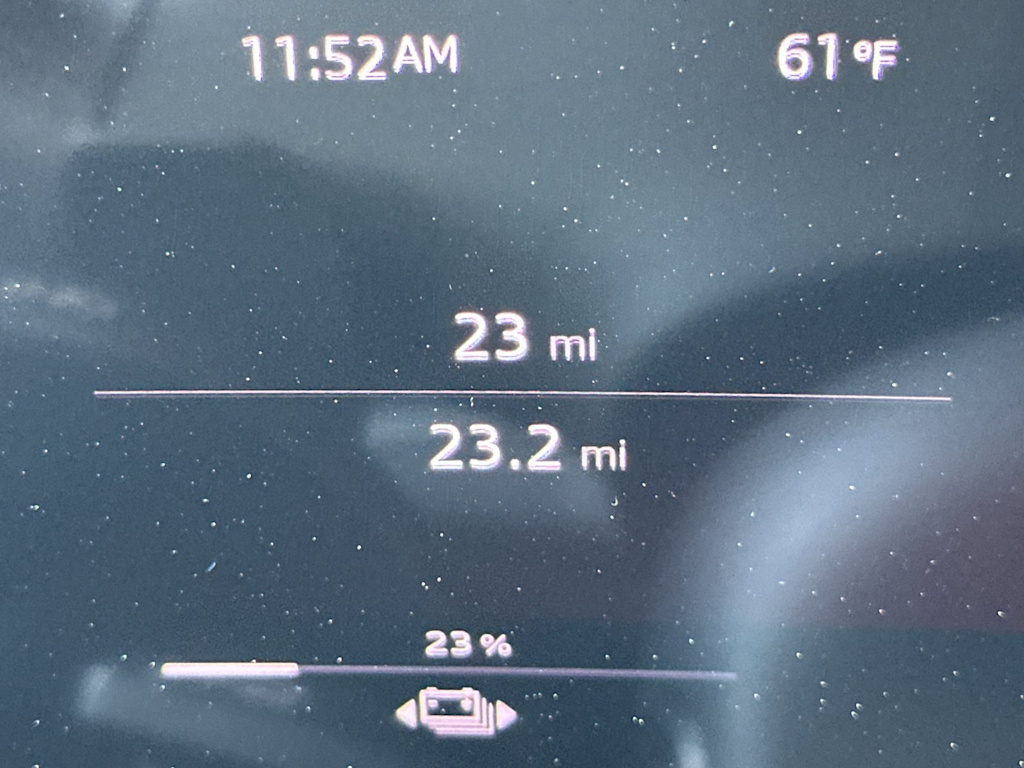 Thumbnail: 2025 Audi e-tron - 25