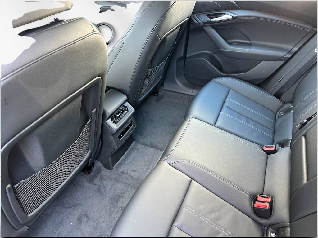 Thumbnail: 2025 Audi e-tron - 7