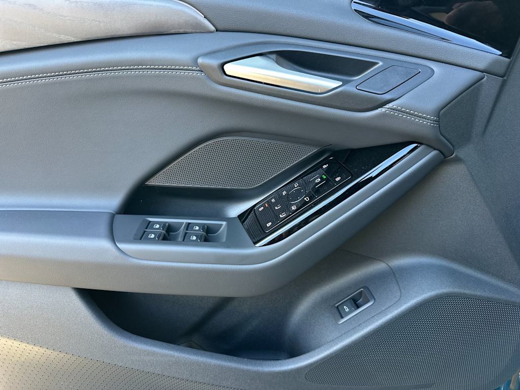 Thumbnail: 2025 Audi e-tron - 18