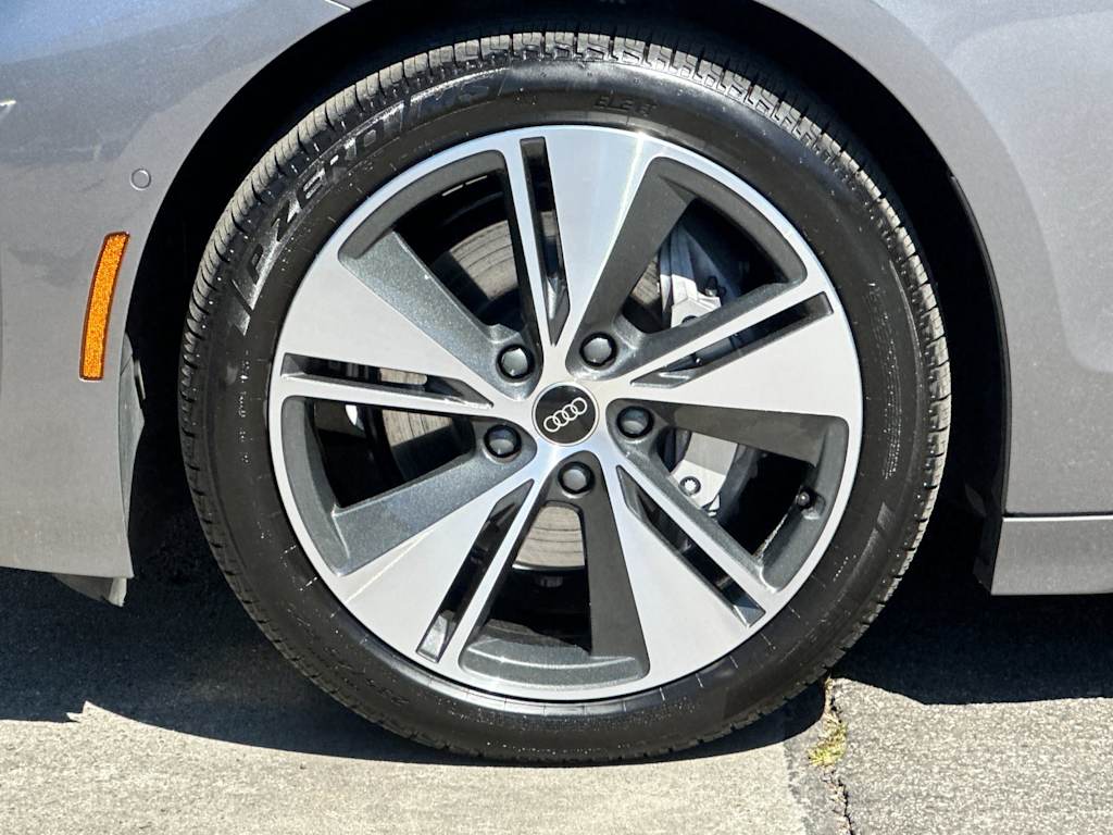 Thumbnail: 2025 Audi e-tron - 8