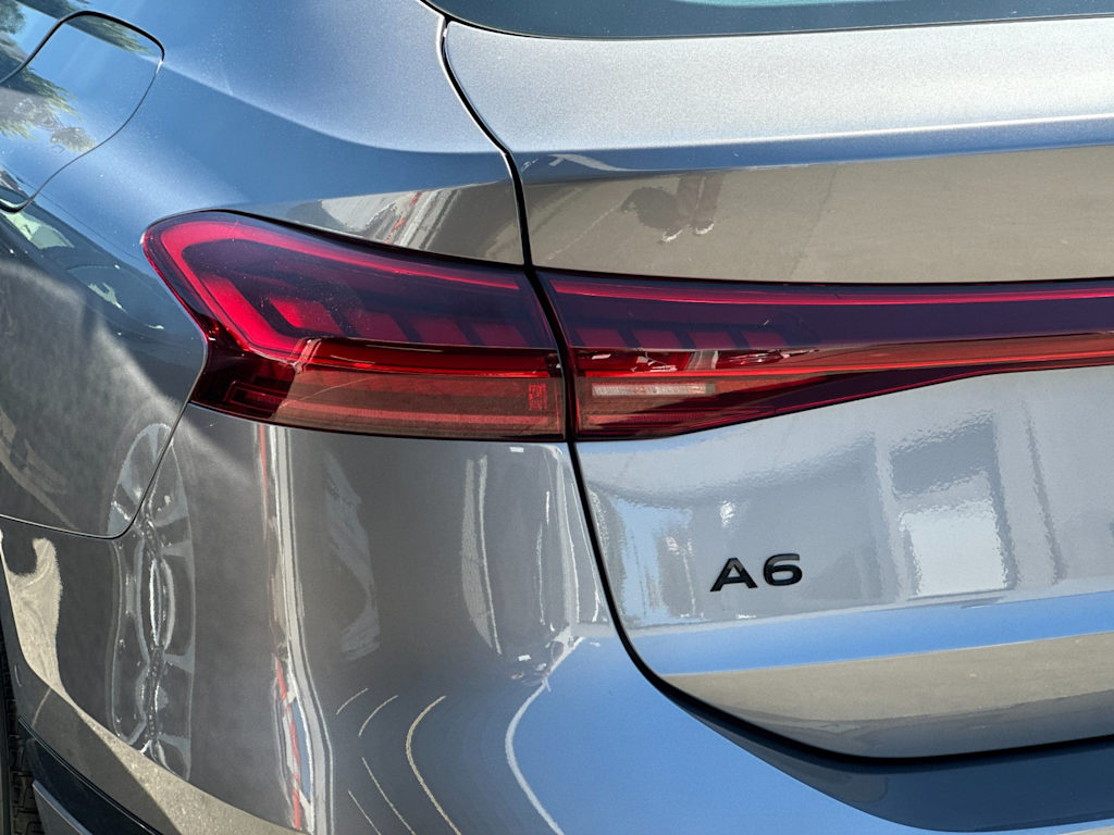 Thumbnail: 2025 Audi e-tron - 27