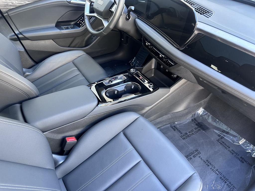 Thumbnail: 2025 Audi e-tron - 12