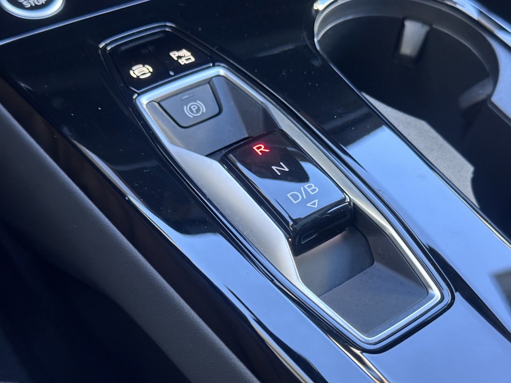 Thumbnail: 2025 Audi e-tron - 14