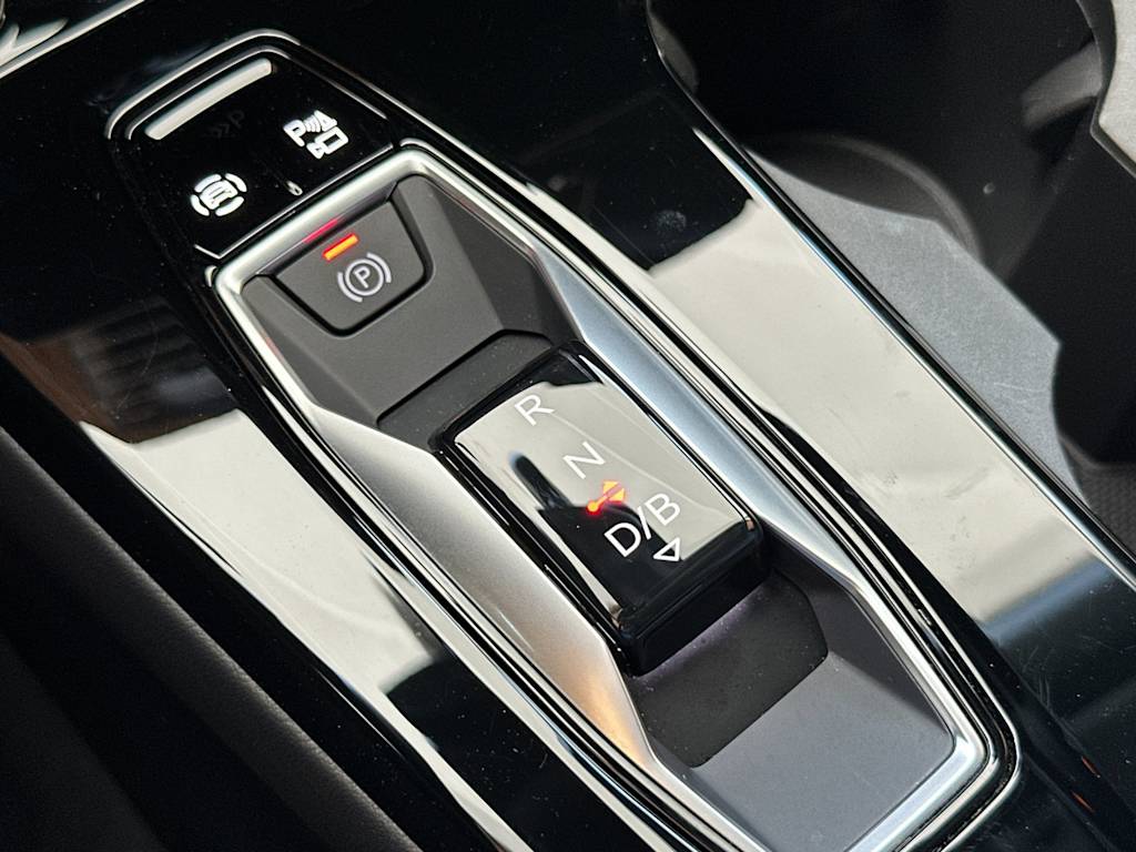 Thumbnail: 2025 Audi e-tron - 13