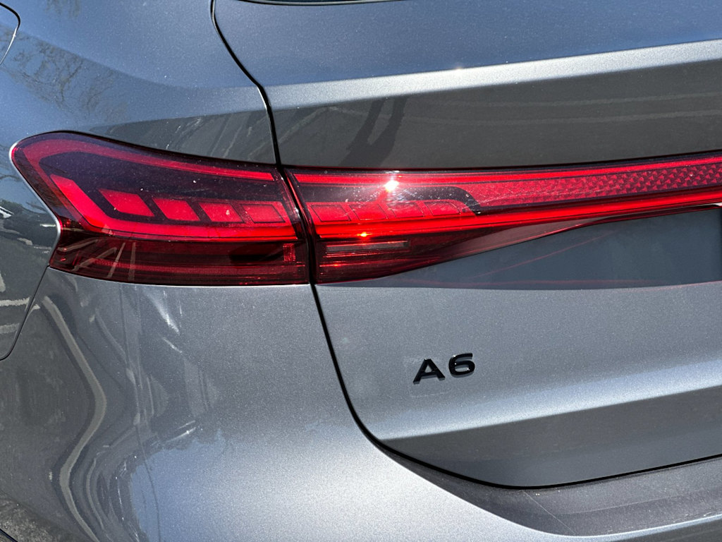 Thumbnail: 2025 Audi e-tron - 27