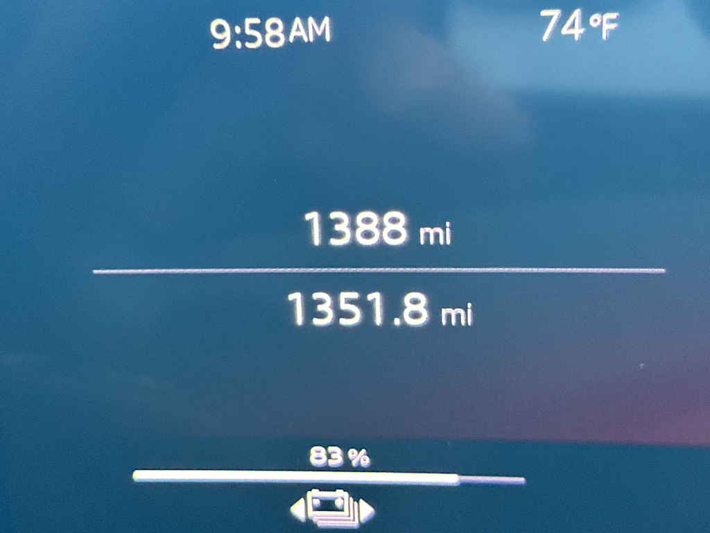 Thumbnail: 2025 Audi e-tron - 25