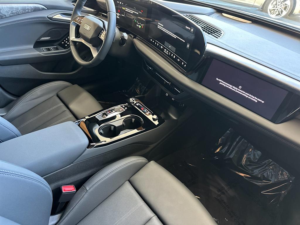 Thumbnail: 2025 Audi e-tron - 11