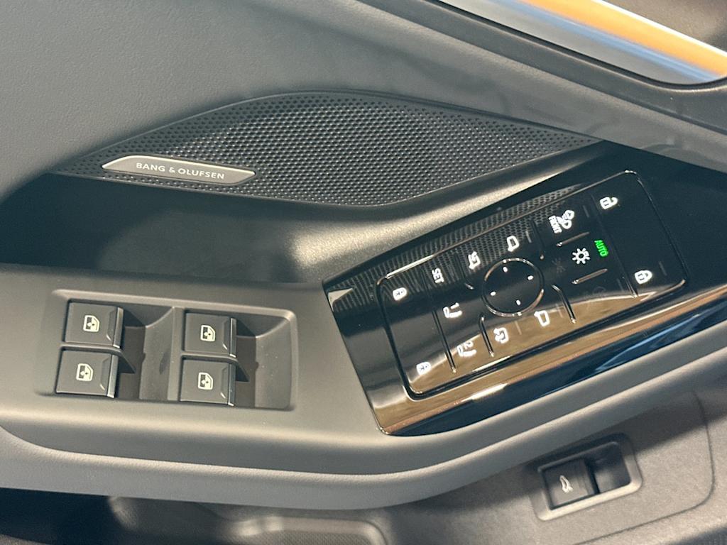 Thumbnail: 2025 Audi e-tron - 20