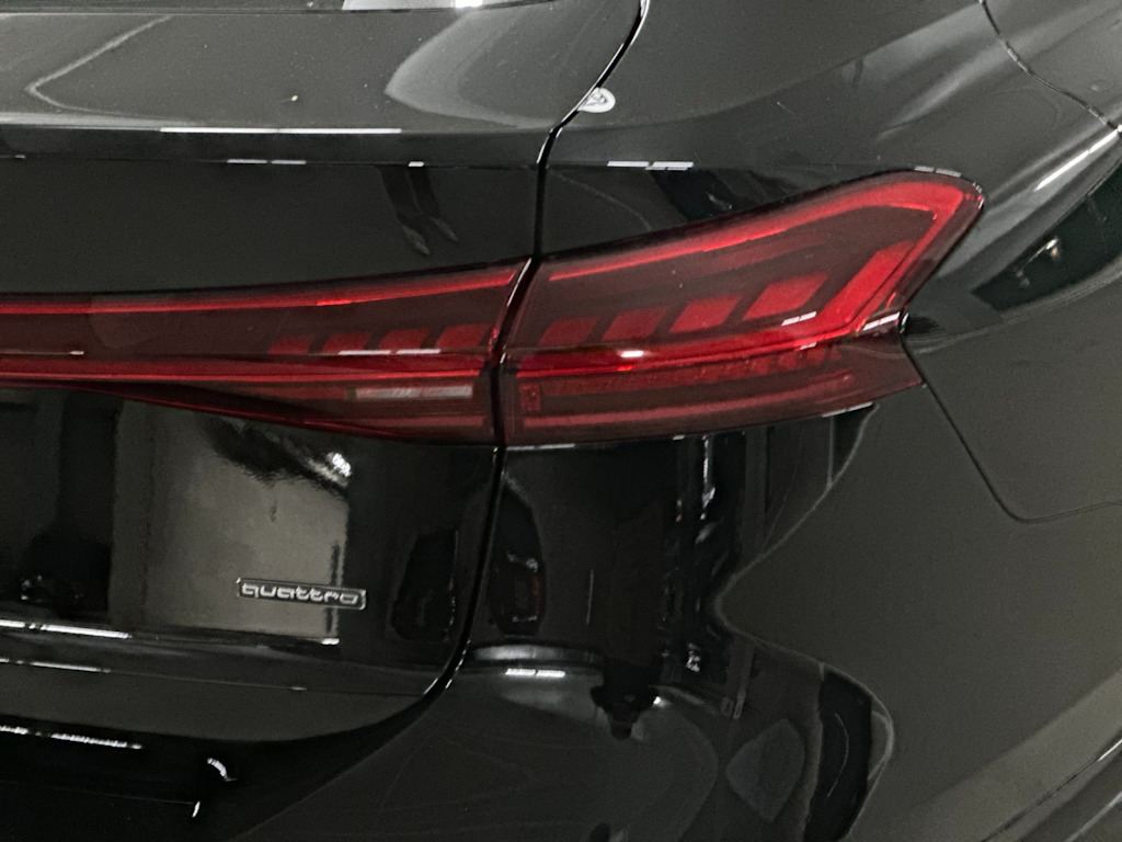 Thumbnail: 2025 Audi e-tron - 26
