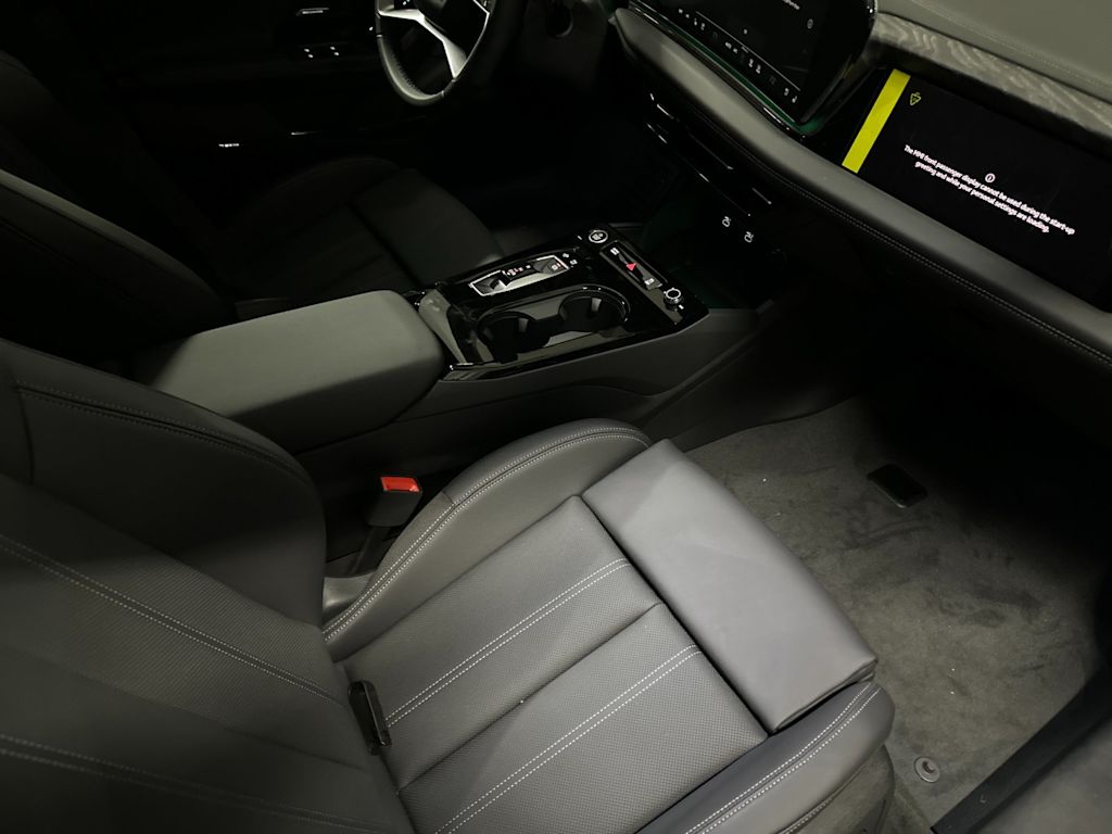Thumbnail: 2025 Audi e-tron - 10