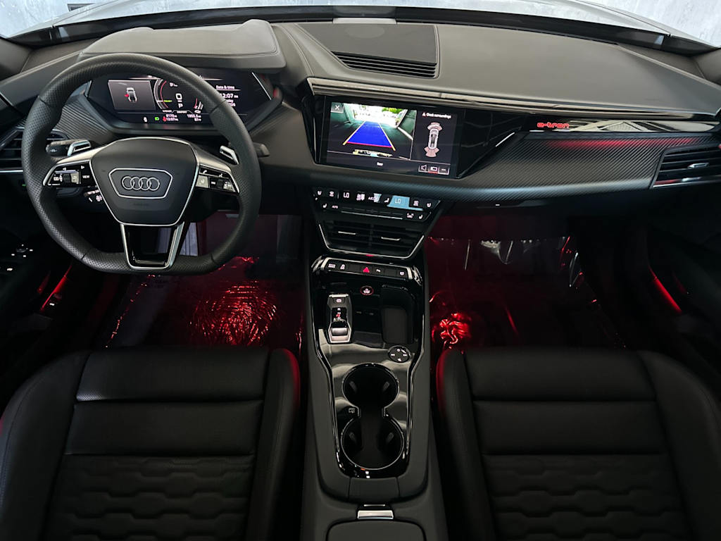 Thumbnail: 2024 Audi e-tron GT - 2