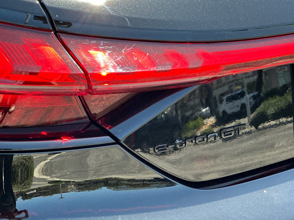 Thumbnail: 2024 Audi e-tron GT - 27