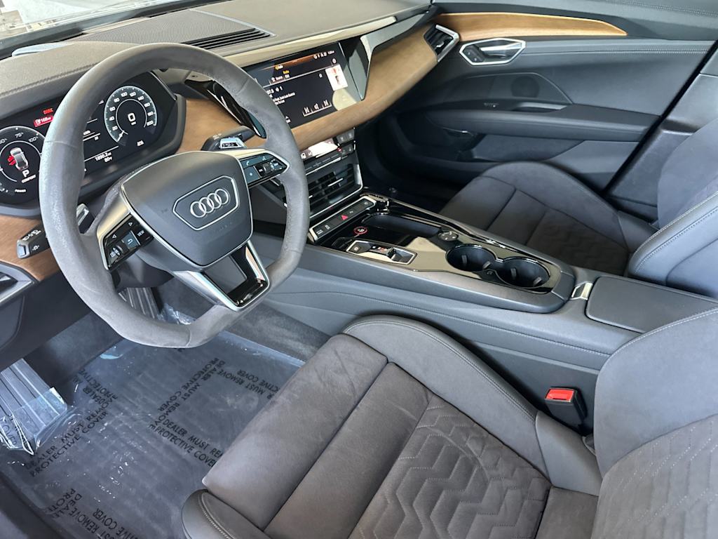 Thumbnail: 2023 Audi e-tron GT - 9