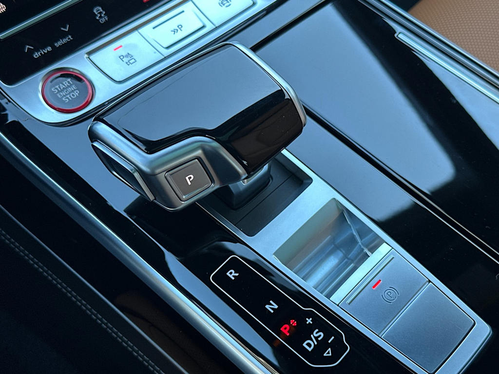 Thumbnail: 2024 Audi S8 - 15