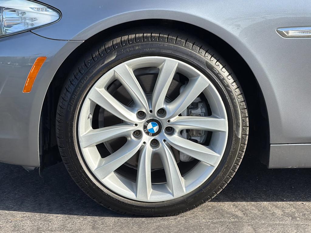 Thumbnail: 2011 BMW 5 Series - 6