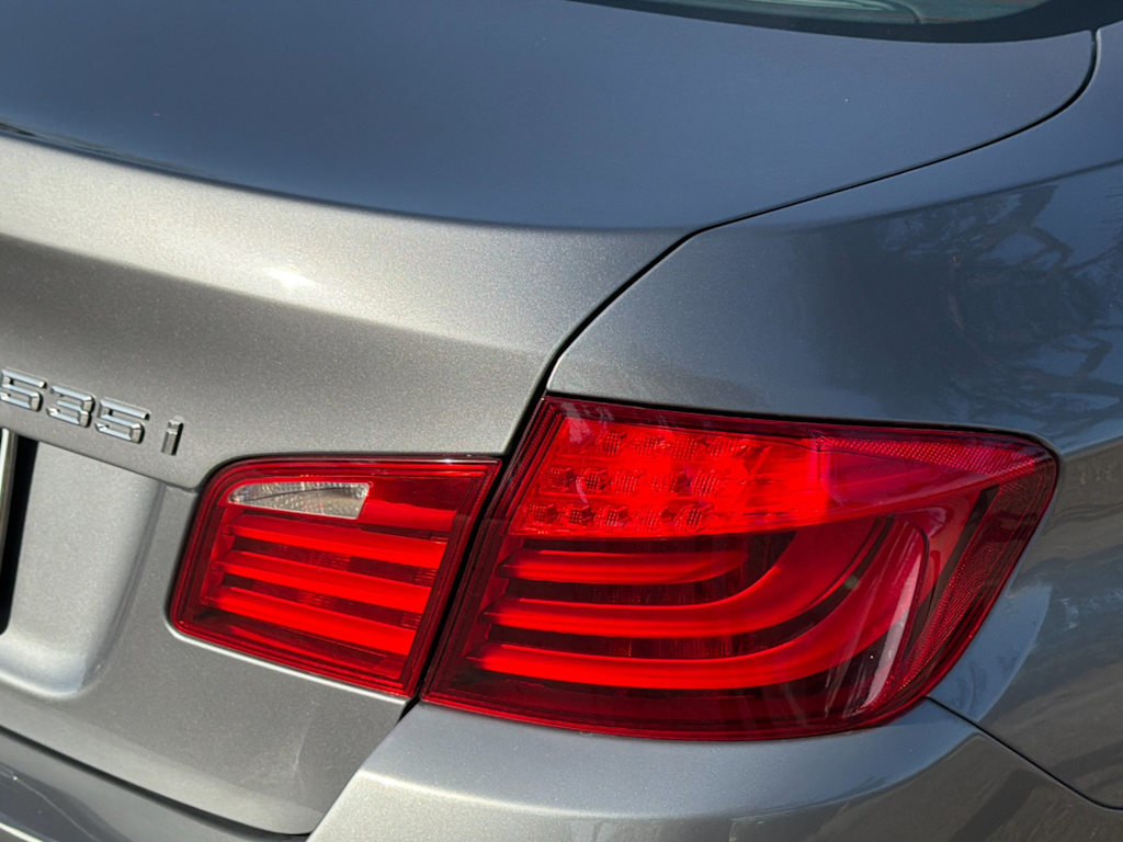 Thumbnail: 2011 BMW 5 Series - 27