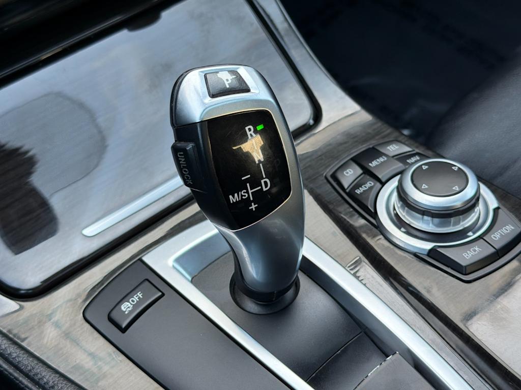 Thumbnail: 2011 BMW 5 Series - 12