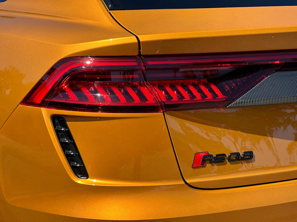 Thumbnail: 2024 Audi RS Q8 - 30