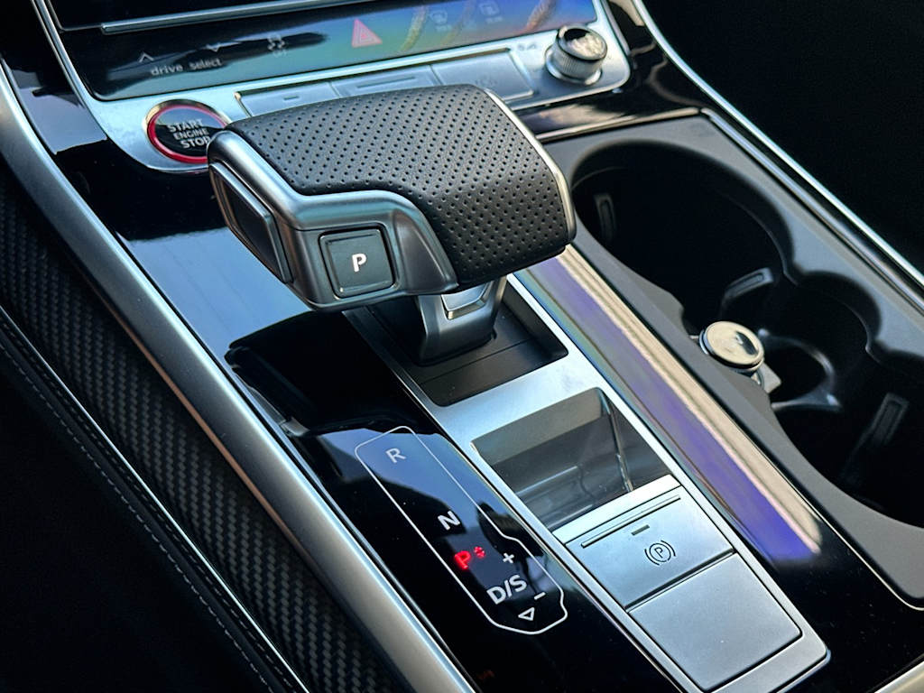 Thumbnail: 2024 Audi RS Q8 - 12