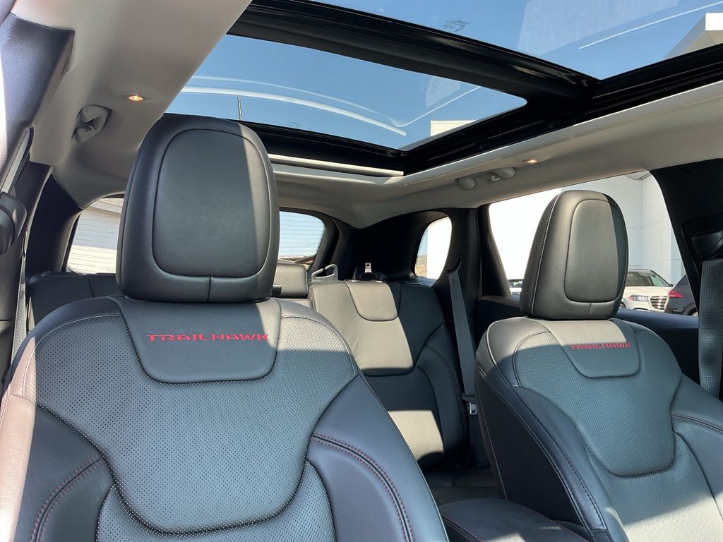 Thumbnail: 2020 Jeep Cherokee - 26