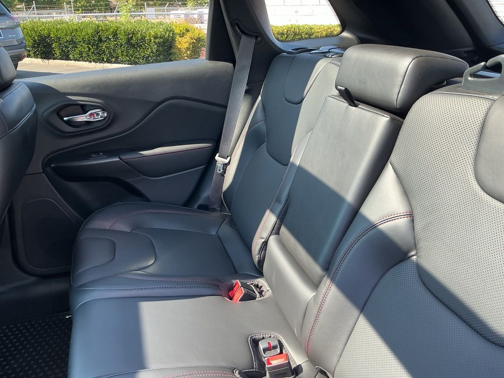 Thumbnail: 2020 Jeep Cherokee - 29