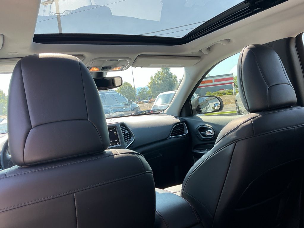 Thumbnail: 2020 Jeep Cherokee - 30