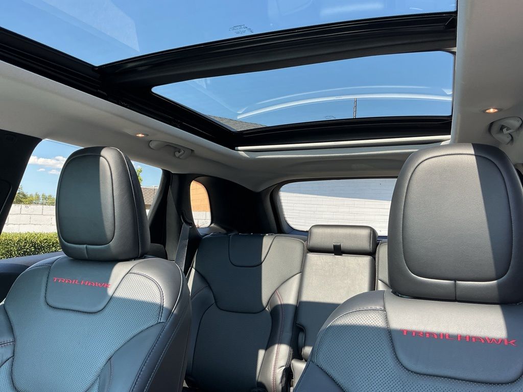 Thumbnail: 2020 Jeep Cherokee - 20