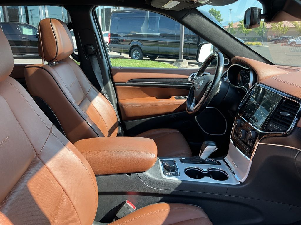 Thumbnail: 2020 Jeep Grand Cherokee - 11
