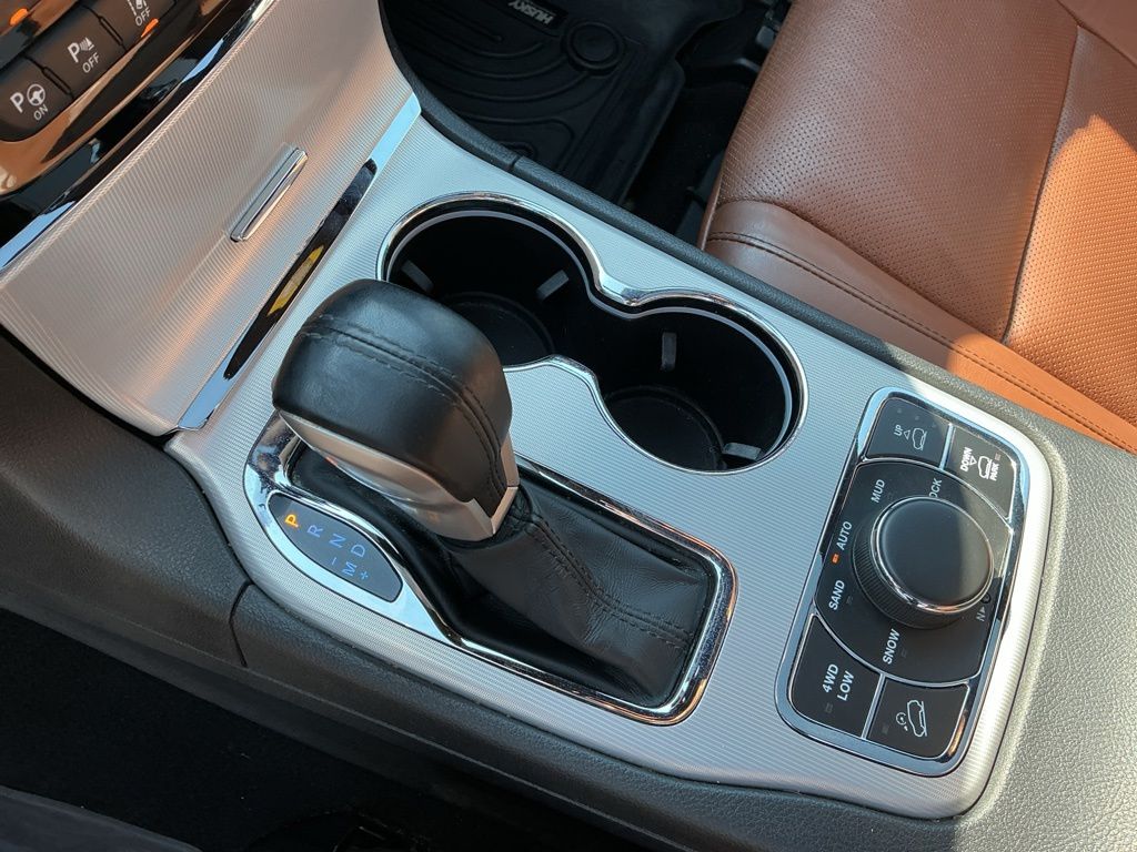Thumbnail: 2020 Jeep Grand Cherokee - 15