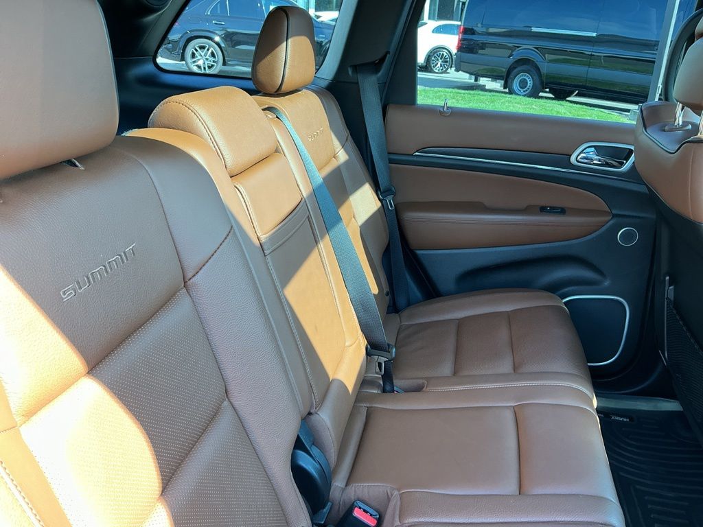 Thumbnail: 2020 Jeep Grand Cherokee - 12