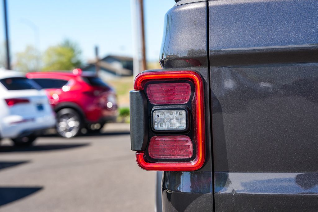 Thumbnail: 2020 Jeep Gladiator - 20