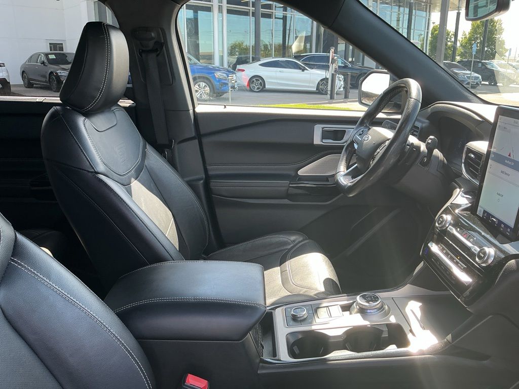 Thumbnail: 2022 Ford Explorer - 10