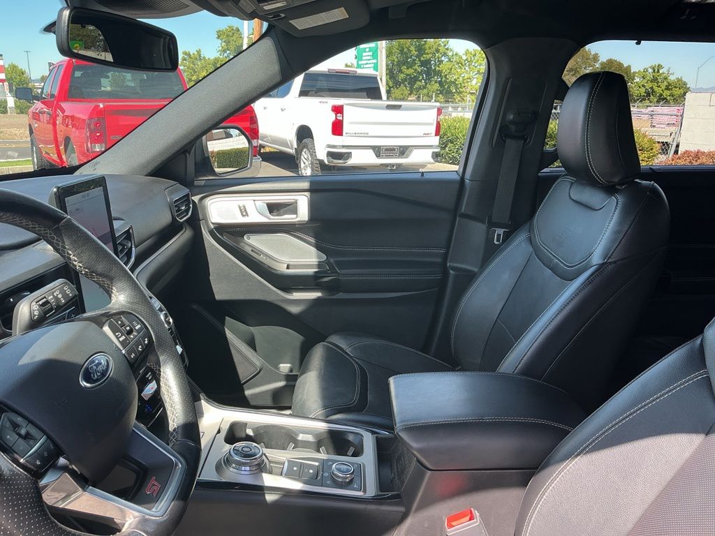 Thumbnail: 2022 Ford Explorer - 9