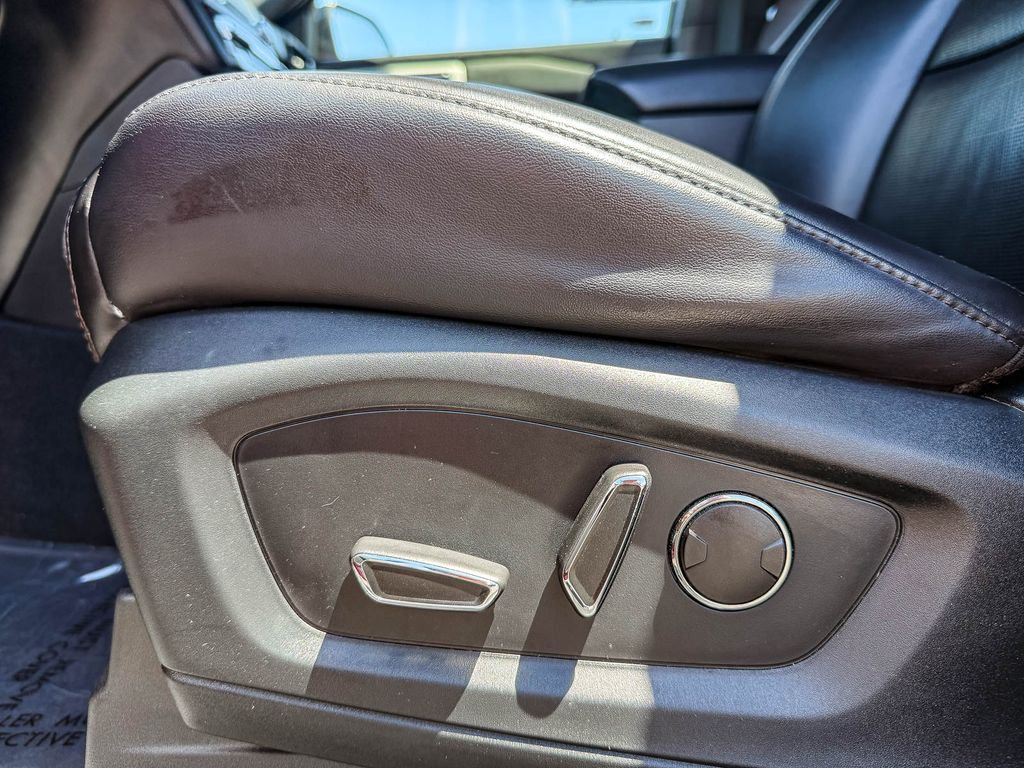Thumbnail: 2020 Ford Explorer - 23