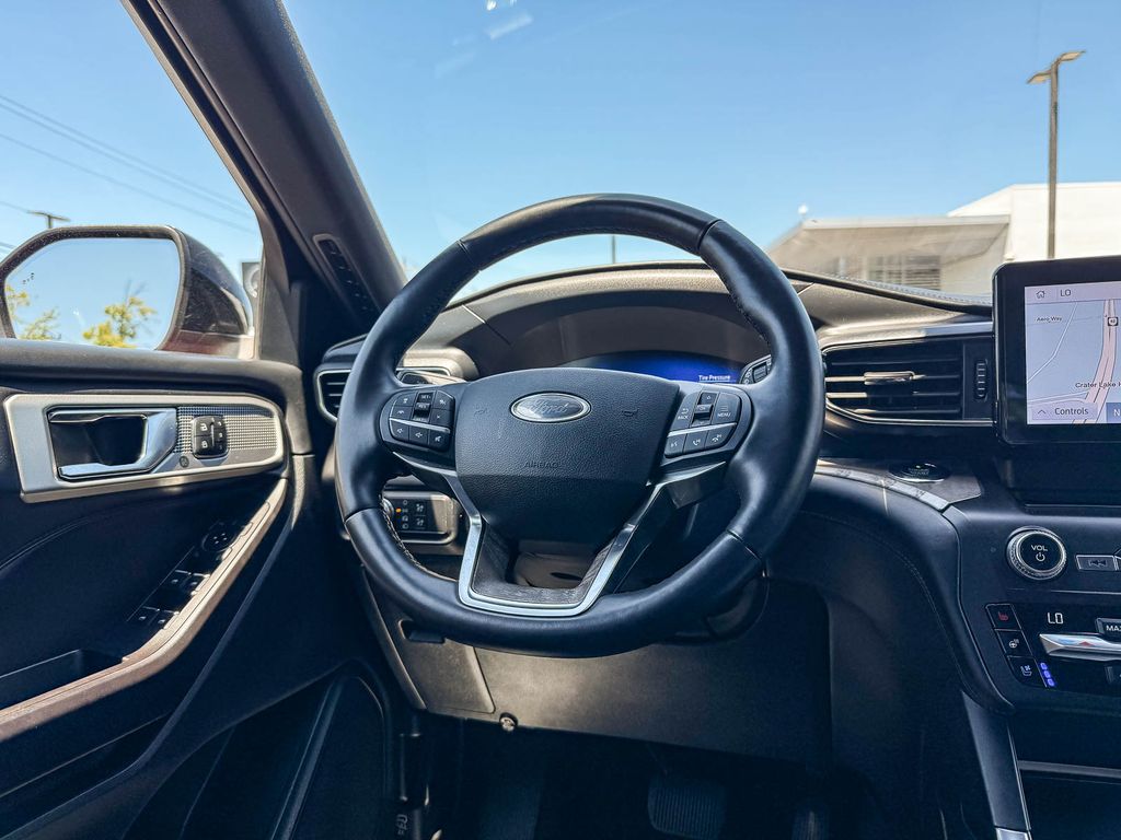 Thumbnail: 2020 Ford Explorer - 9