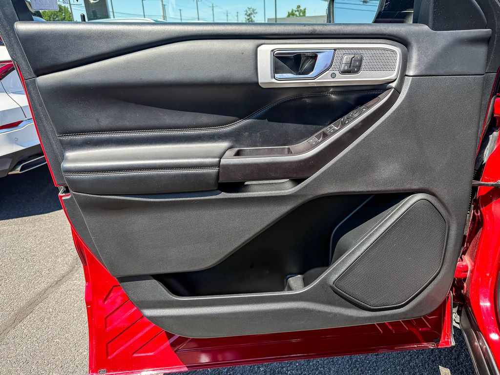 Thumbnail: 2020 Ford Explorer - 22