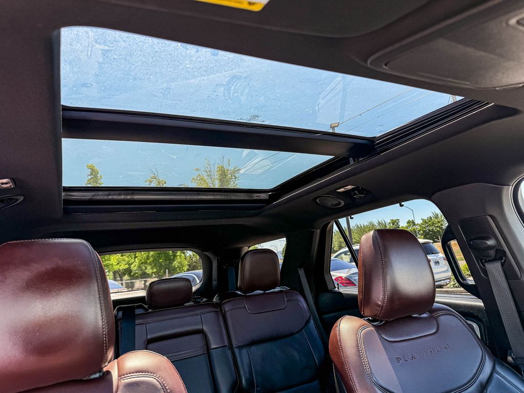 Thumbnail: 2020 Ford Explorer - 20