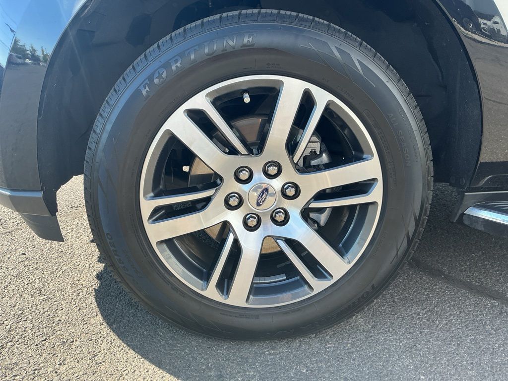 Thumbnail: 2022 Ford Expedition MAX - 6