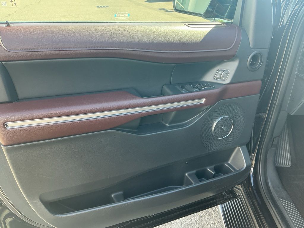 Thumbnail: 2022 Ford Expedition MAX - 23
