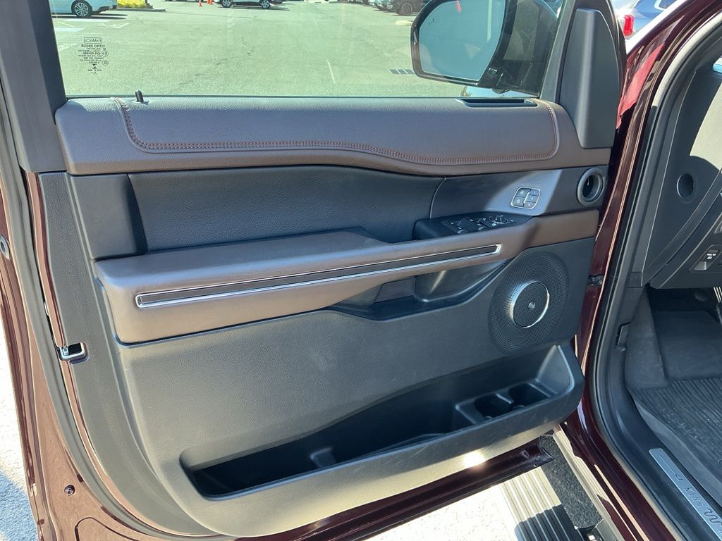 Thumbnail: 2021 Ford Expedition - 23