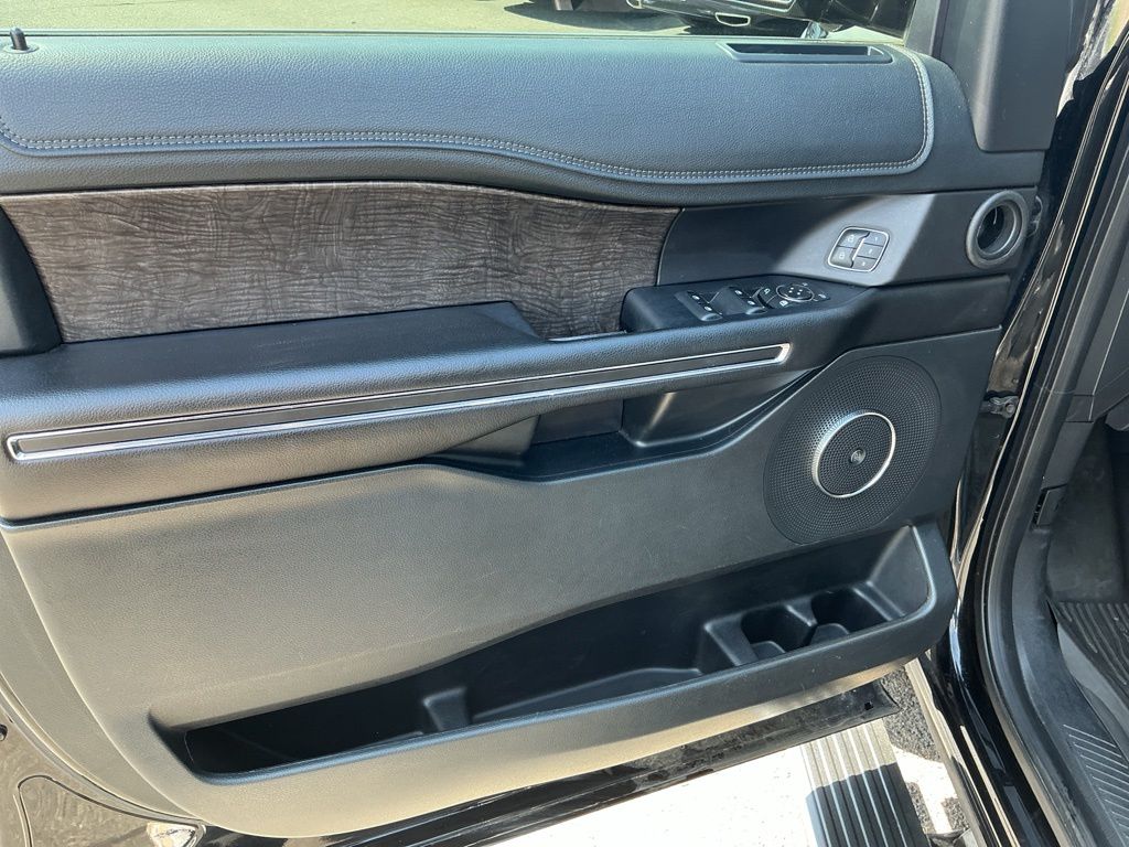 Thumbnail: 2018 Ford Expedition - 24