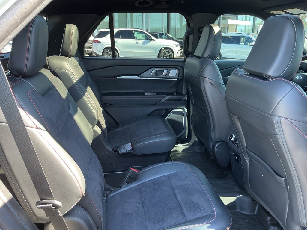 Thumbnail: 2025 Ford Explorer - 32